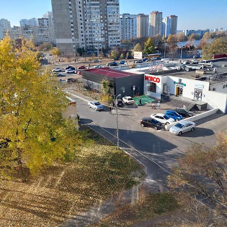 2К Апартаменты Ул.Ревуцкого 19/1 Kiev Exterior foto